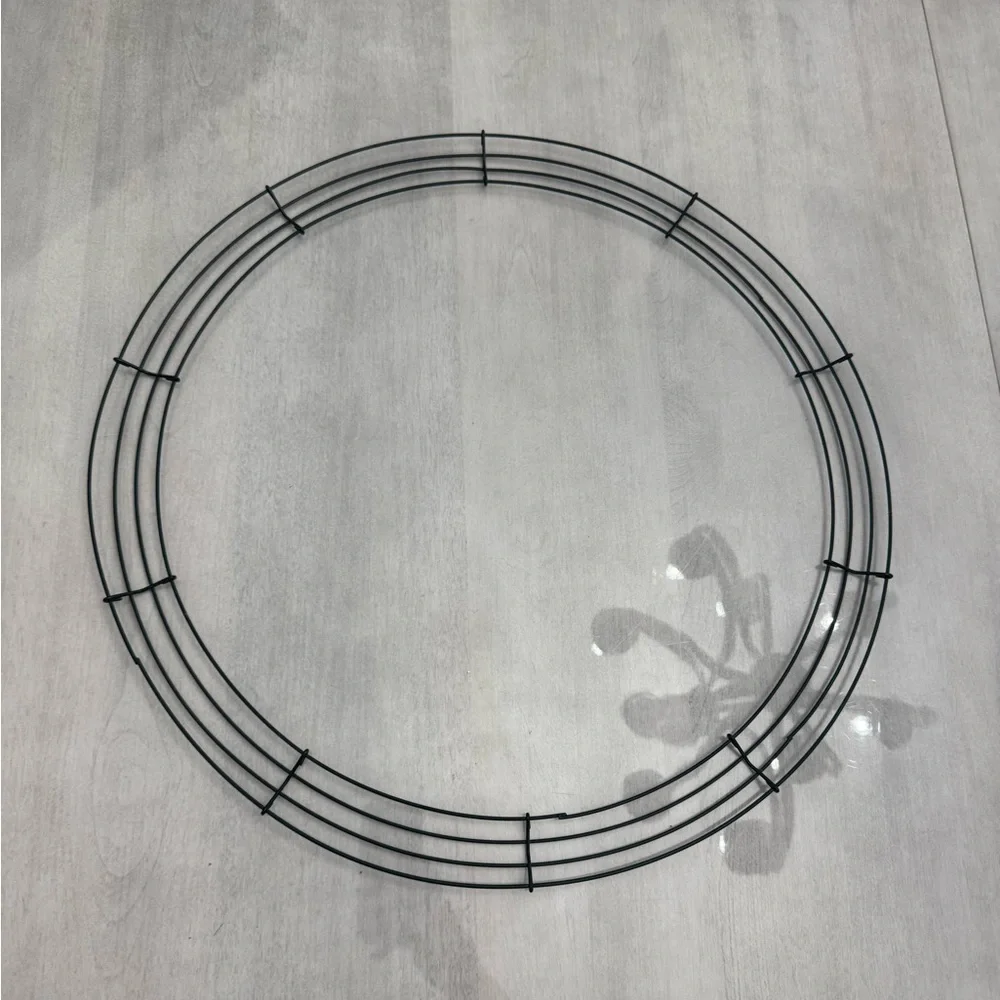 NWOT 20” Wire Holiday Floral Wreath Frame for Crafts